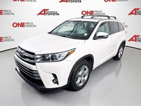 Used 2019 Toyota Highlander Limited FWD image 3