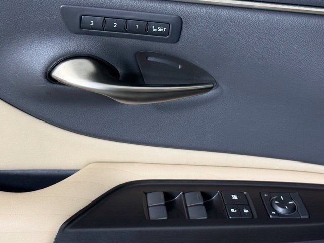 Used 2019 Lexus ES 350 w/ Accessory Package 2 FWD image 15