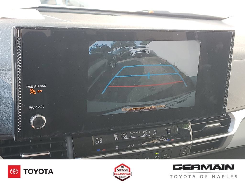 Certified 2025 Toyota Sienna XLE FWD image 27