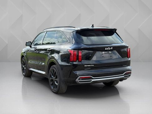 Certified 2023 Kia Sorento SX FWD image 7