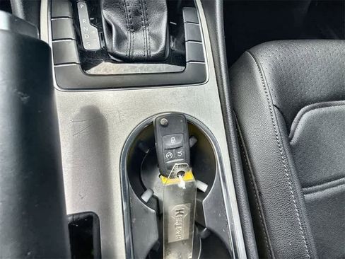 Used 2022 Volkswagen Passat 2.0T SE image 32