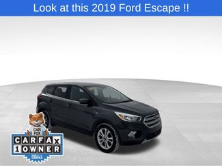 Used 2019 Ford Escape SE video 1
