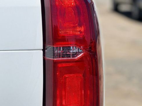 Used 2018 Chevrolet Suburban LT RWD image 10