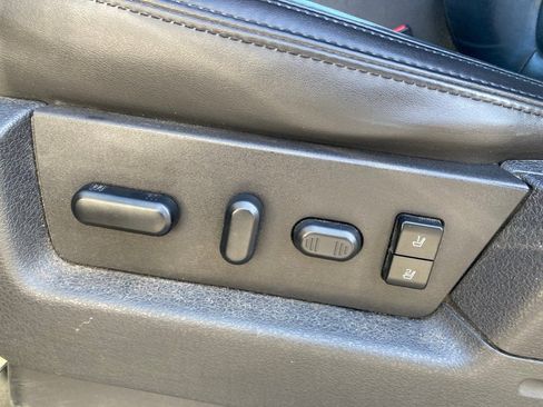 Used 2013 Ford F150 Platinum image 11