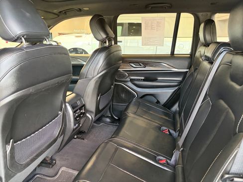 Used 2024 Jeep Grand Cherokee Limited 4xe AWD/4WD image 17