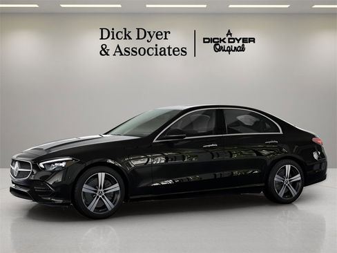 Used 2025 Mercedes-Benz C 300 Sedan image 26