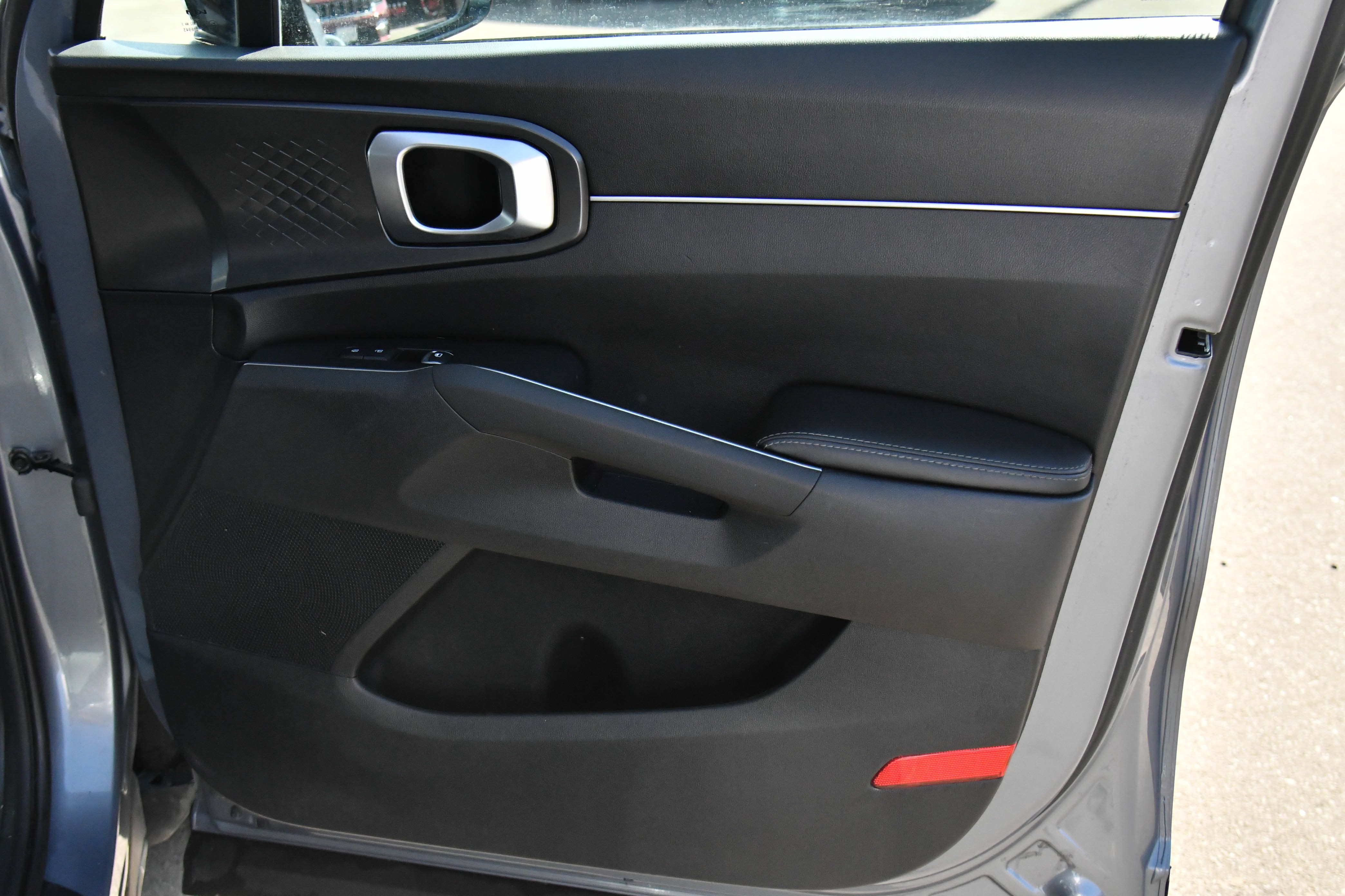 Used 2022 Kia Sorento S w/ Panoramic Sunroof Package FWD image 48