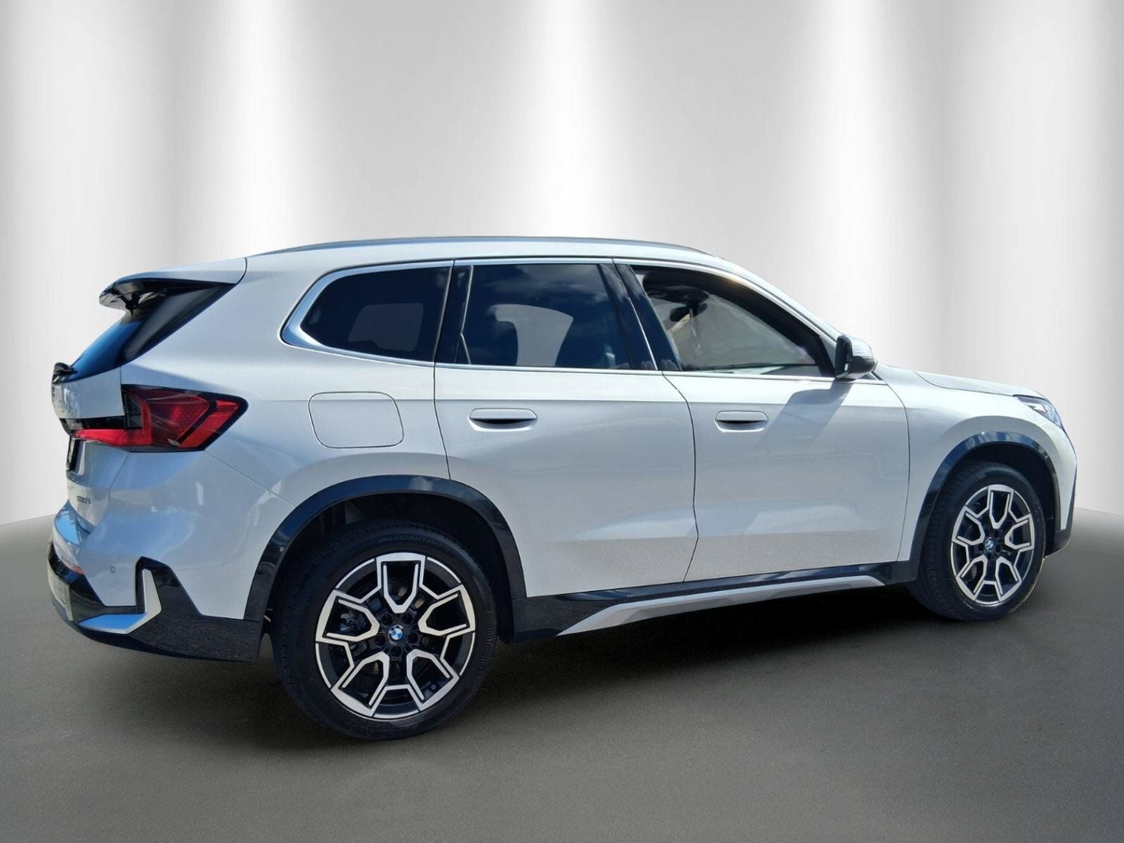 New 2027 BMW X1 xDrive28i AWD/4WD image 7