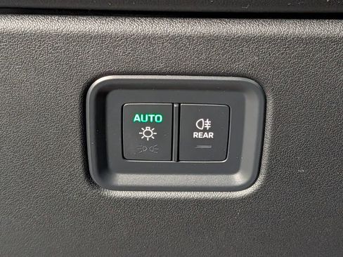 New 2026 Porsche Macan 4 Electric image 33