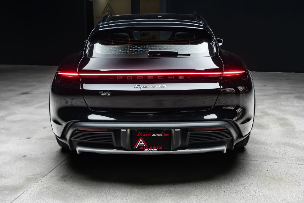 Used 2024 Porsche Taycan 4S w/ Premium Package AWD/4WD image 14
