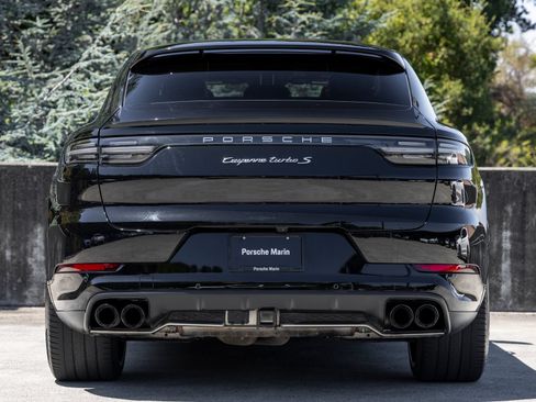 Certified 2022 Porsche Cayenne Turbo S AWD/4WD image 10
