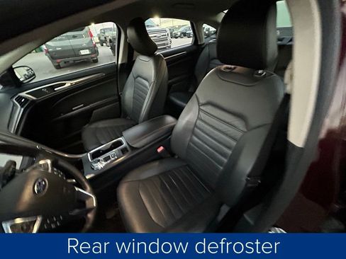 Used 2017 Ford Fusion SE w/ Fusion SE Technology Package image 27