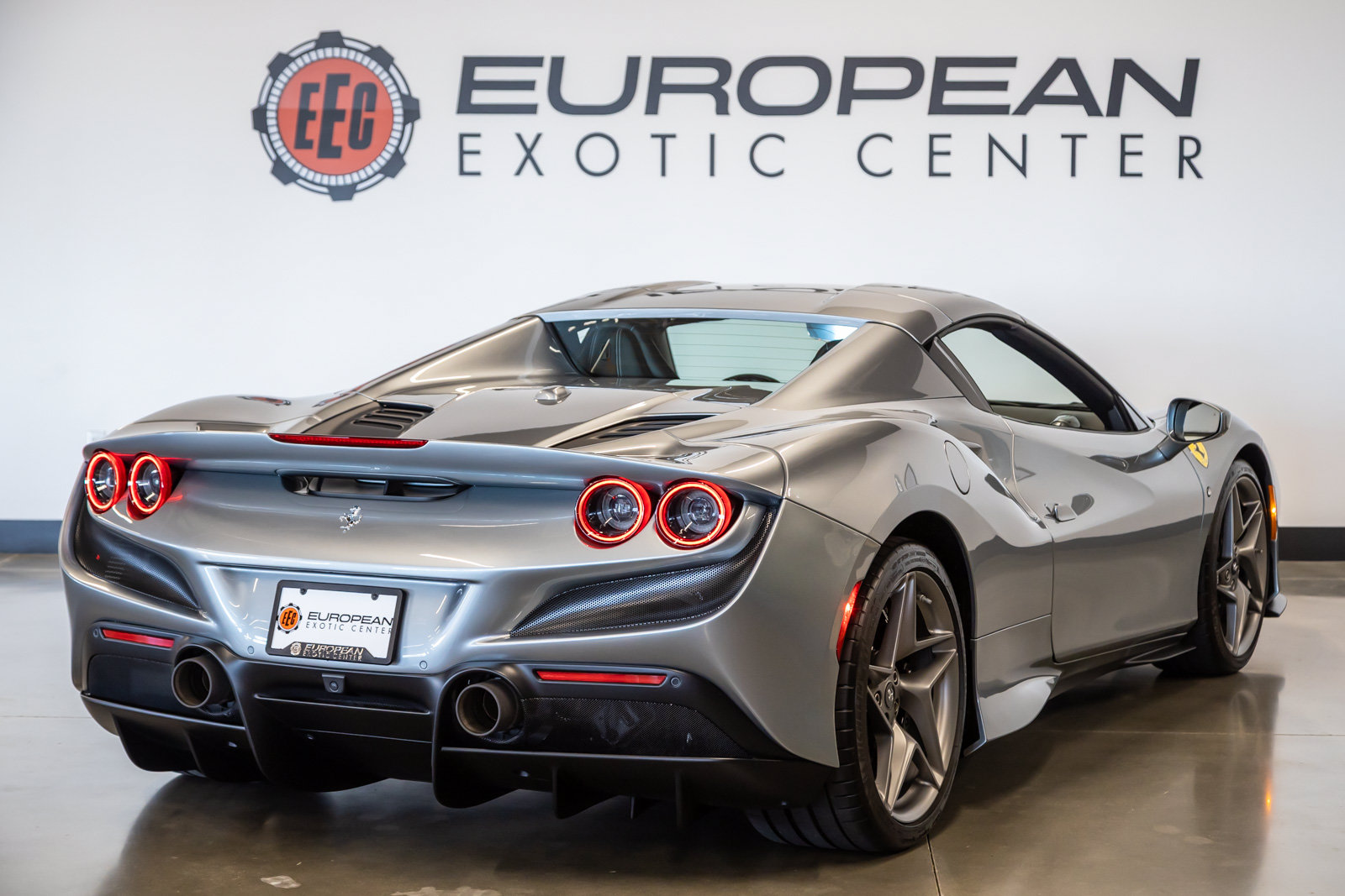 Used 2021 Ferrari F8 Tributo RWD image 13
