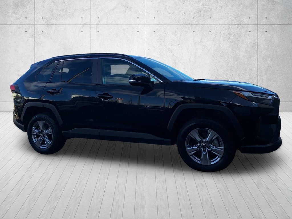 Used 2025 Toyota RAV4 XLE FWD image 3