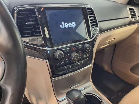 Used 2021 Jeep Grand Cherokee Limited AWD/4WD image 12
