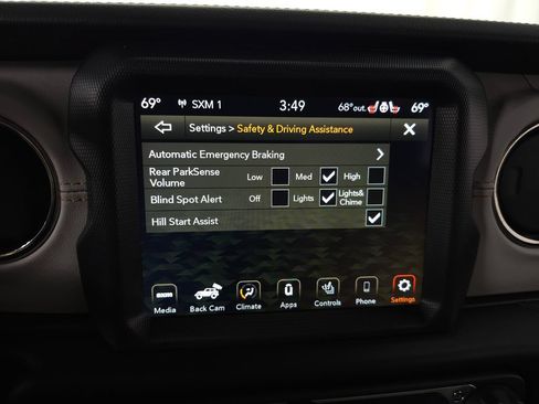 Used 2023 Jeep Wrangler Unlimited Sahara AWD/4WD image 22