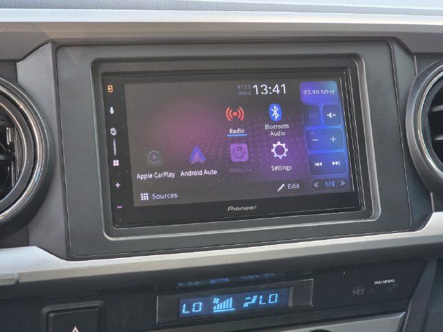 Used 2022 Toyota Tacoma SR5 w/ Technology Package AWD/4WD image 9