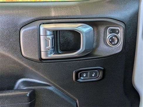 Certified 2022 Jeep Gladiator Sport image 11