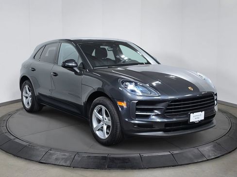 Certified 2019 Porsche Macan image 9