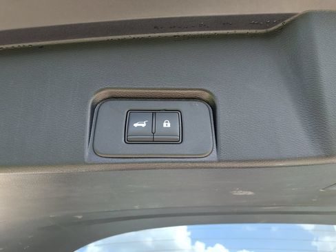 Used 2024 Nissan Rogue SV FWD image 13