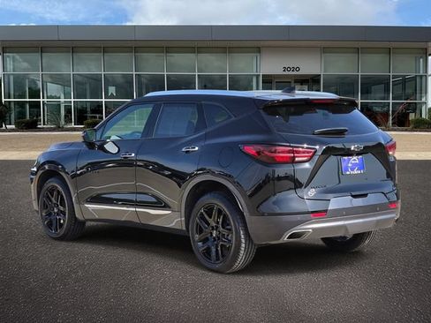 Used 2023 Chevrolet Blazer Premier w/ Enhanced Convenience Package FWD image 4