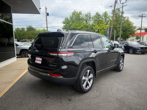 Used 2023 Jeep Grand Cherokee Limited w/ Luxury Tech Group II AWD/4WD image 22