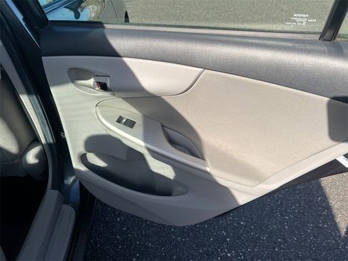 Used 2011 Toyota Corolla LE image 23