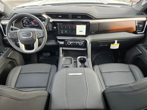 New 2025 GMC Sierra 2500 Denali w/ Denali Reserve Package image 3