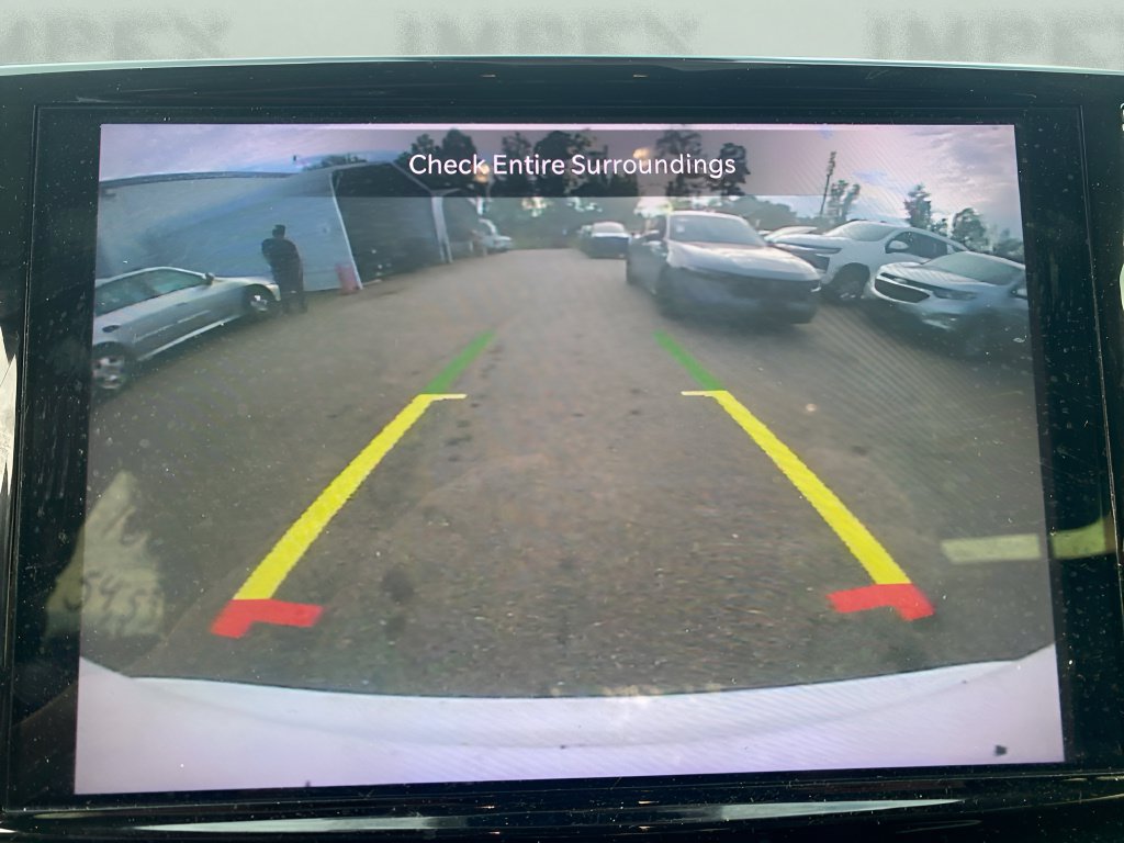 Used 2024 Chrysler Pacifica Limited FWD image 14