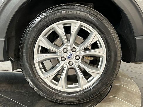 Used 2023 Ford Explorer XLT w/ Equipment Group 202A AWD/4WD image 16