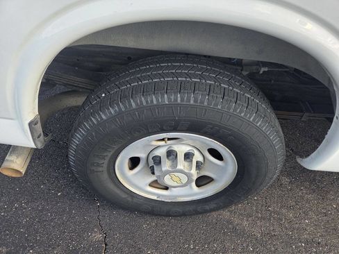 Used 2012 Chevrolet Express 3500 RWD image 10