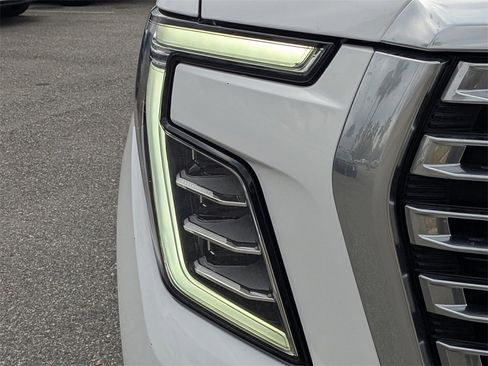 Used 2025 GMC Yukon Denali image 9