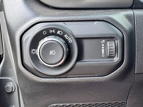 Used 2023 Jeep Wrangler Unlimited Sport AWD/4WD image 29