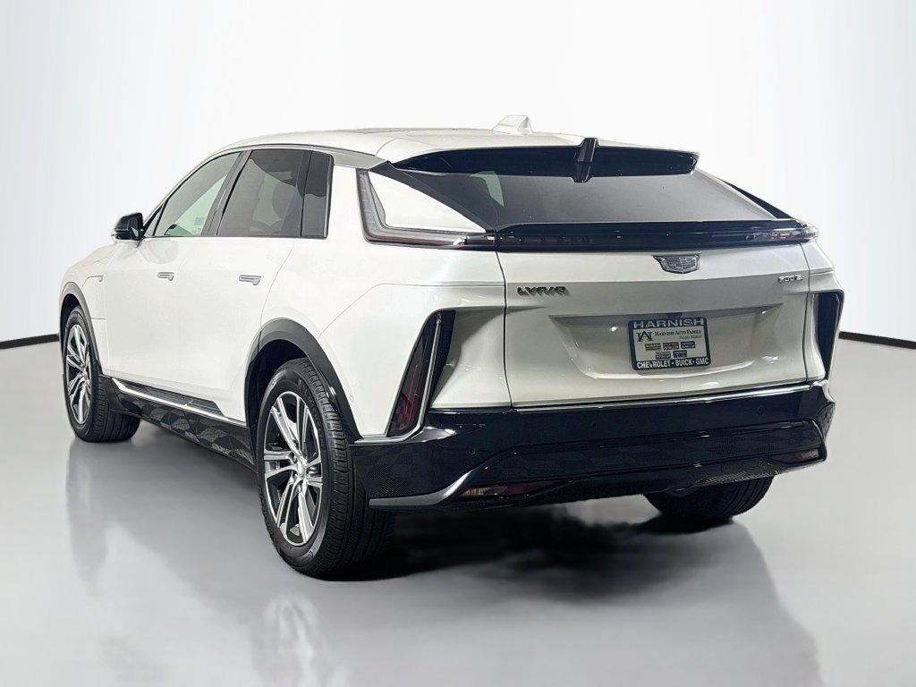 Certified 2024 Cadillac Lyriq Luxury AWD/4WD image 5