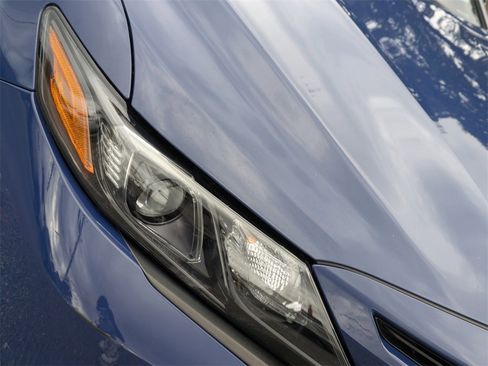 Used 2023 Toyota Camry SE image 9