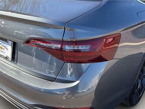 Used 2023 Volkswagen Jetta SE image 37