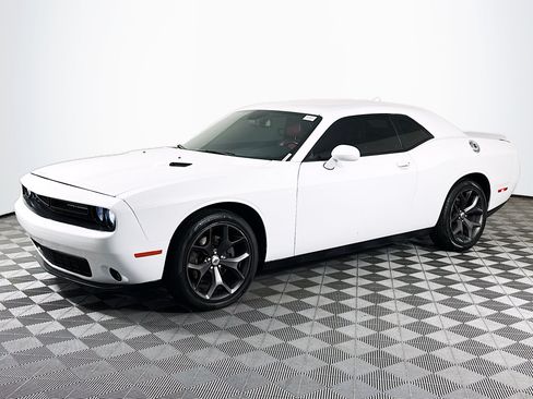 Used 2018 Dodge Challenger SXT Plus RWD image 4