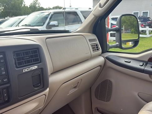 Used 2005 Ford Excursion Limited AWD/4WD image 23