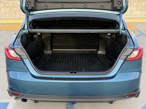 Used 2025 Toyota Camry SE image 14