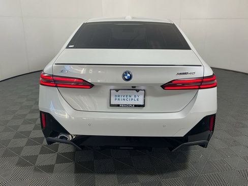 Certified 2025 BMW i5 xDrive40 w/ M Sport Package image 6