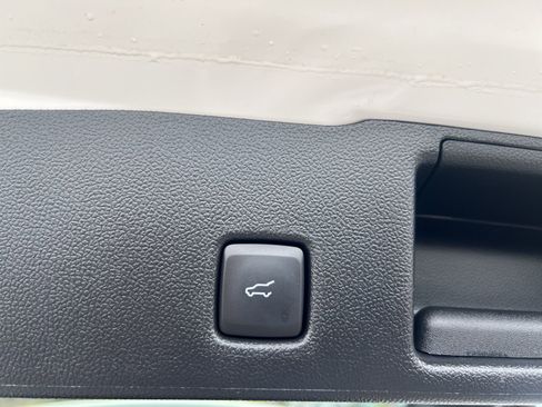 Used 2023 Ford Escape Platinum AWD/4WD image 27
