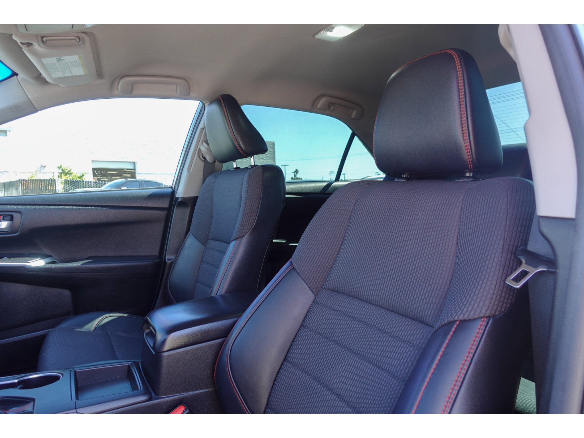 Used 2017 Toyota Camry SE FWD image 10