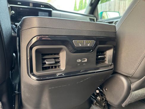 Used 2023 GMC Sierra 1500 AT4 w/ Technology Package AWD/4WD image 21