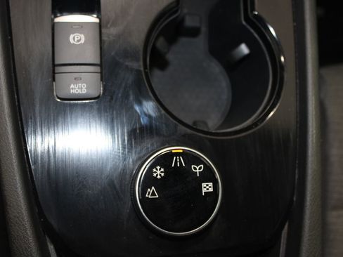 Used 2023 Nissan Rogue SV AWD/4WD image 39