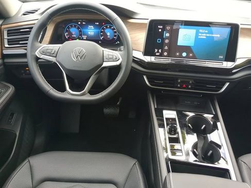 New 2026 Volkswagen Atlas SE image 15