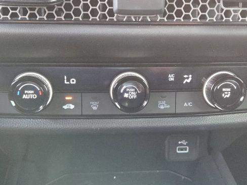 Certified 2025 Honda HR-V Sport image 28