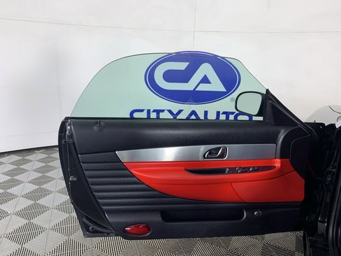 Used 2004 Ford Thunderbird image 13