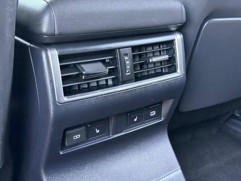 Used 2024 Lexus GX 550 AWD/4WD image 18