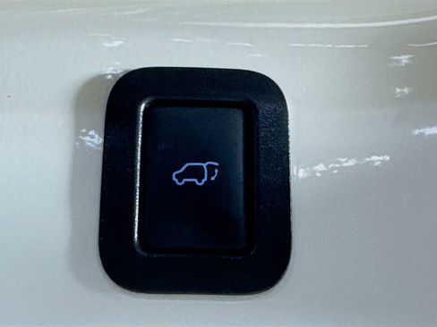 Used 2019 Toyota Highlander Limited Platinum image 33