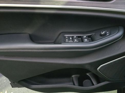 Used 2022 Jeep Grand Cherokee Limited image 16